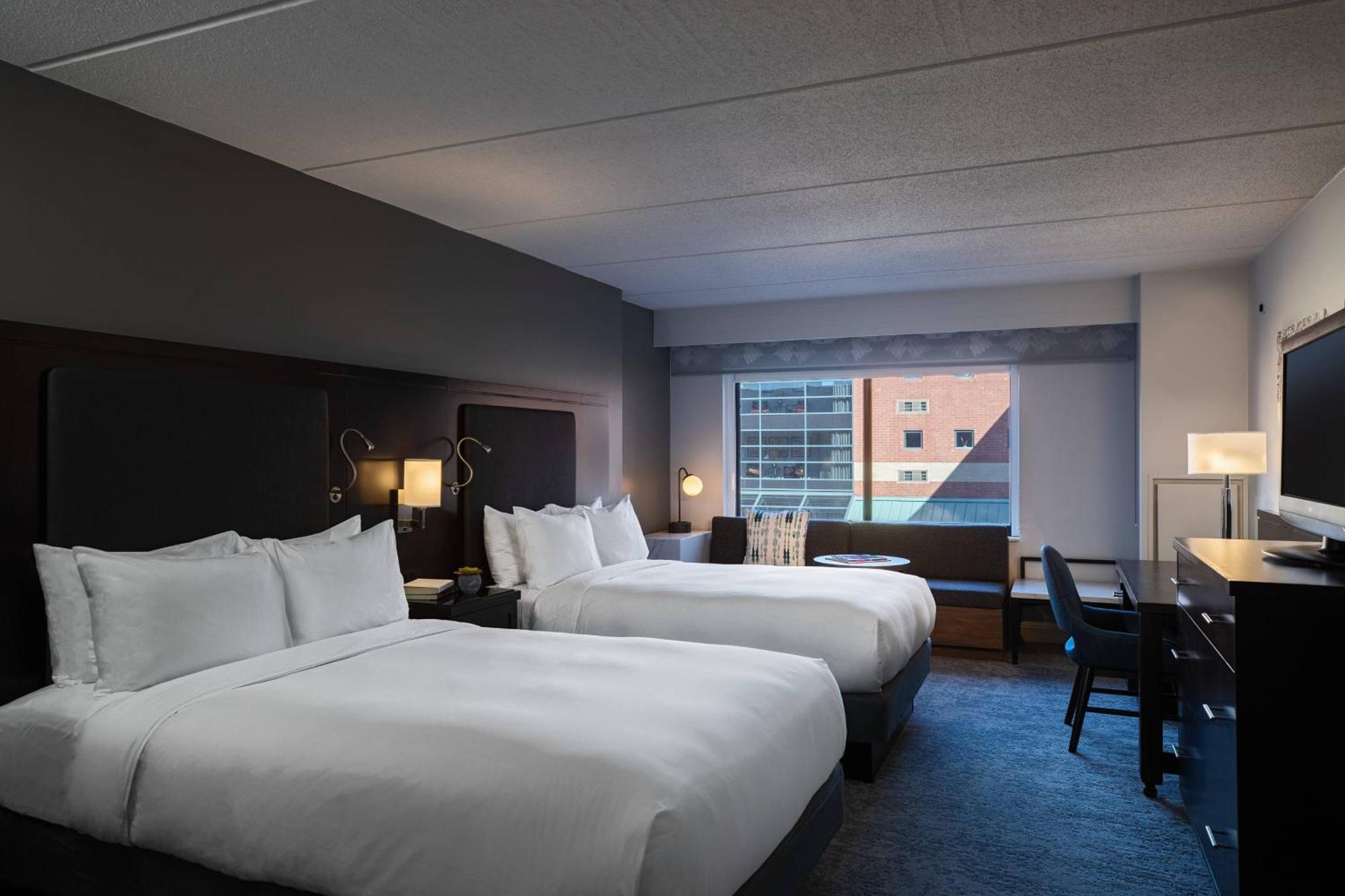Hotel The Baronette Renaissance Detroit-novi