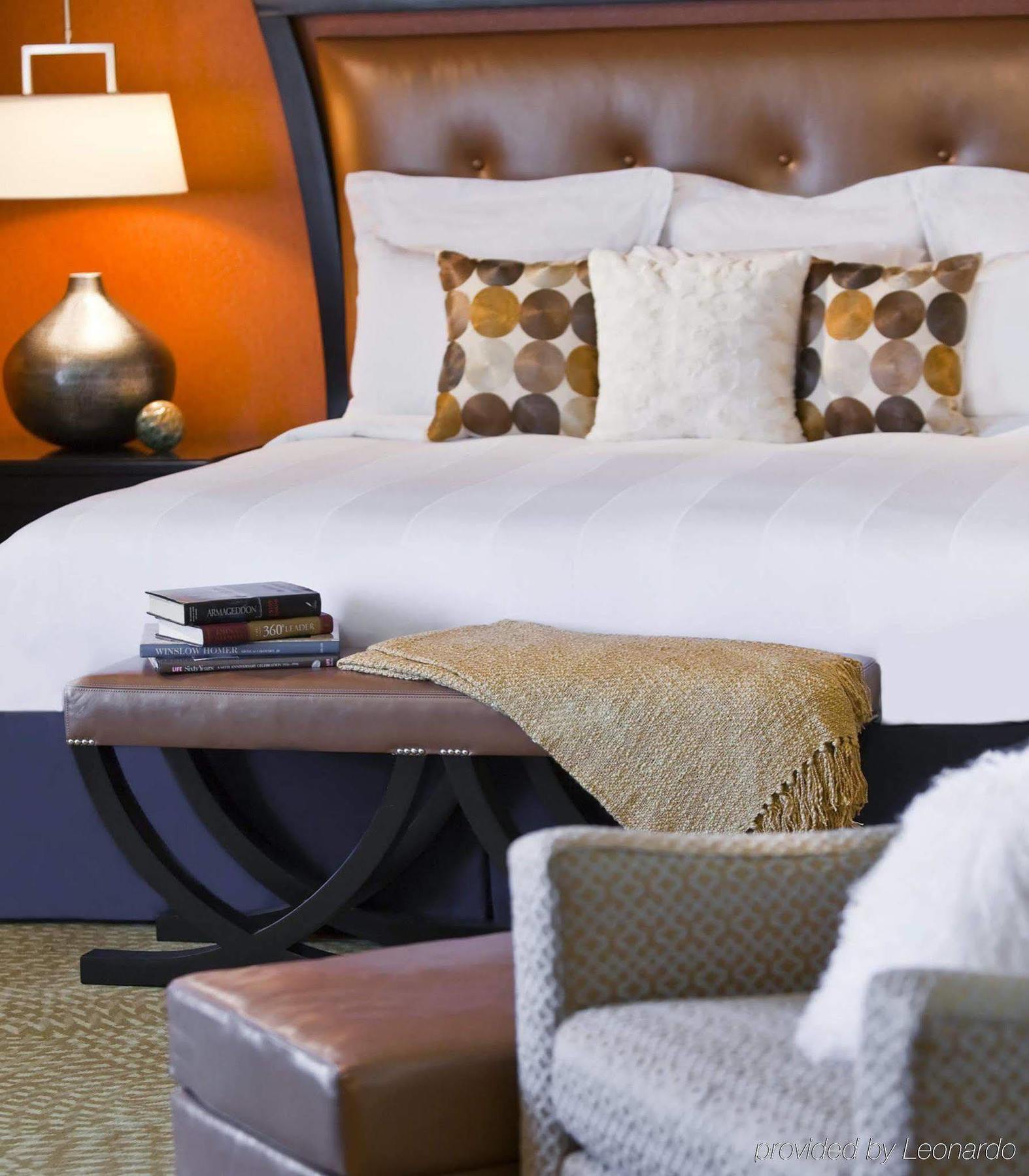 The Baronette Renaissance Detroit-novi 3*